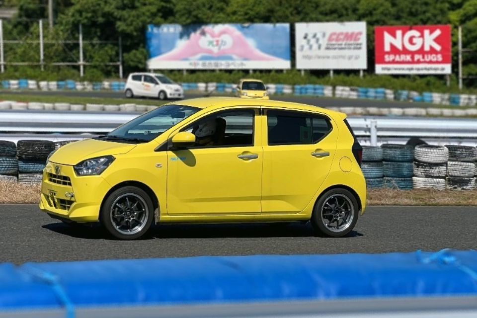 ミライース　スポーツコンピュータ